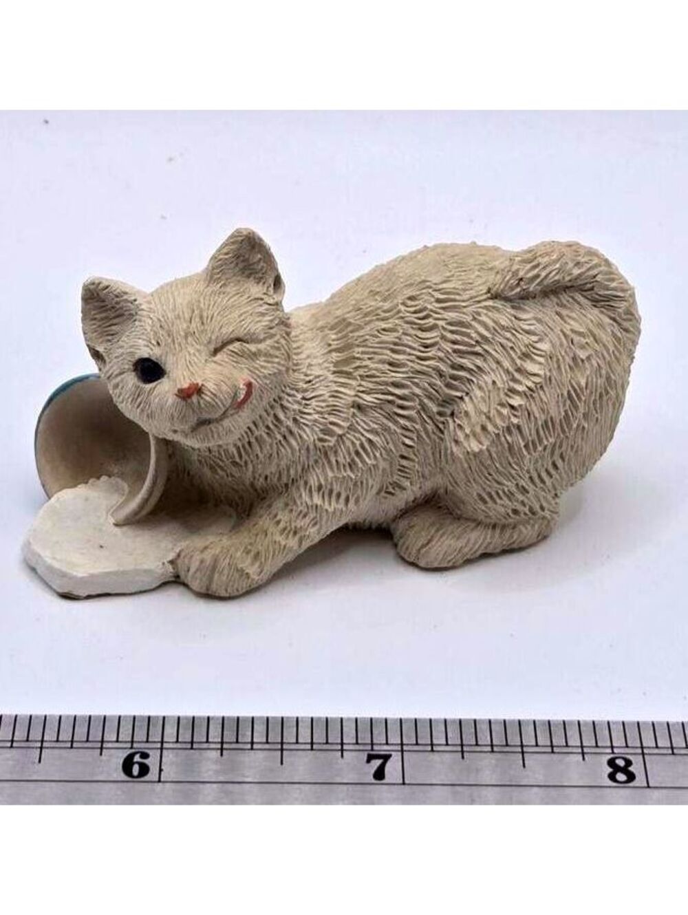 Sandicast Pesky Peepers Winking White Kitten Cat Spilled Milk B10